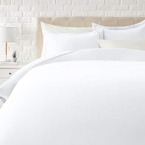 Amazon Basics Lightweight Microfiber 3 Piece Duvet Cover Set with Zipper Closure, King Size, Bright White for Comfortabl