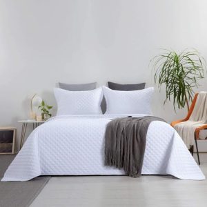 HOMBYS Super King Plus 128x120 Oversized Quilt Set for Summer Lightweight and Reversible White Comforter Set