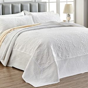 Qucover White Oversized King Bedspread Soft Microfiber Lightweight California King Quilt for Warm Nights | Qucover W