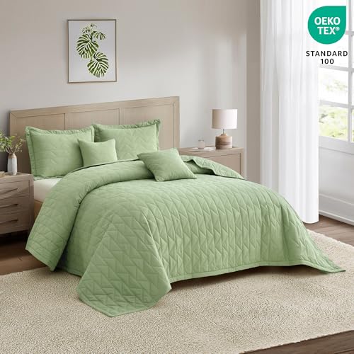 51jl3kppcgl.jpg Oversized King Bedspread 128x120, Modern & Contemporary Look, Reversible, 5 Piece Set, King/Cal King, Sage Green - Li
