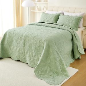 EVENHUG Oversized King Quilt California King Size Lightweight Bedding Set for All Seasons (Sage Green 120"x128") EVENH