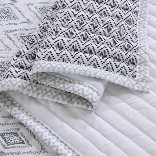 51ndmumekcl 2.jpg HOMBYS Oversized King Bedspread Boho Striped Pattern Quilt Set for All Season Light & Soft Coverlet Bedding Set