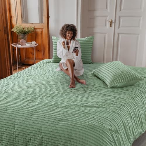 51q9hdfzynl.jpg HOMBYS Oversized King Boho Comforter Set for King Bed Sala Verde Tufted Jacquard Geometry Bedding with Matching Pillow C