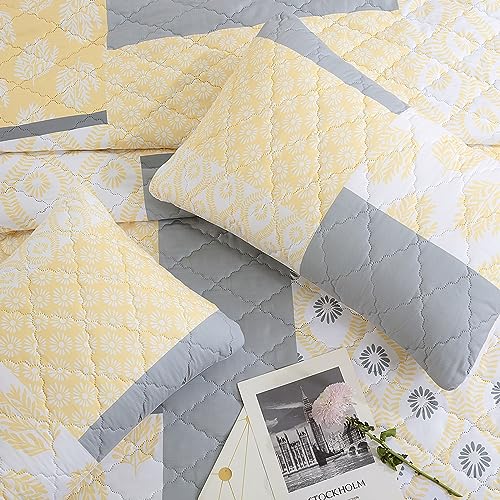 51mjpxy1jol 2.jpg HOMBYS Oversized King Plaid Bedspread, All Season Checkered Quilted Coverlet Set for Home Decor (Alaska King 132"x120