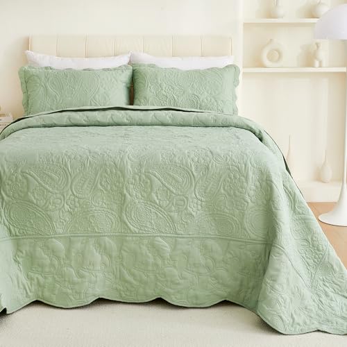 51tq5tychfl.jpg EVENHUG Oversized King Quilt California King Size Lightweight Bedding Set for All Seasons (Sage Green 120"x128") EVENH